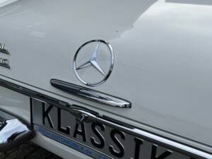Image 96/100 of Mercedes-Benz 280 SL (1970)