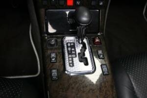 Image 29/49 of Mercedes-Benz SL 500 (2000)