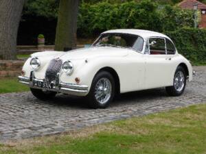 Image 1/33 of Jaguar XK 150 3.8 S FHC (1960)