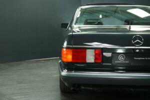 Immagine 44/50 di Mercedes-Benz 560 SEC (1990)