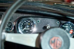 Immagine 26/29 di MG MGB GT V8 (1974)