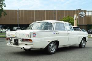 Image 4/50 of Mercedes-Benz 220 S b (1967)