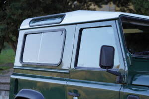 Bild 33/73 von Land Rover Defender 90 (2008)