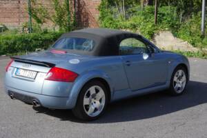 Image 4/20 de Audi TT 3.2 quattro (2004)