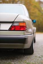 Immagine 3/20 di Mercedes-Benz 500 E (1991)
