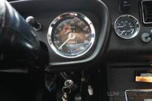 Image 37/54 de MG MGB GT (1974)