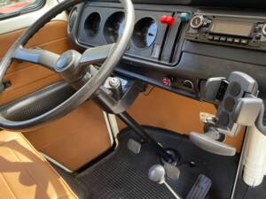 Image 46/73 of Volkswagen T2b Kombi (1978)