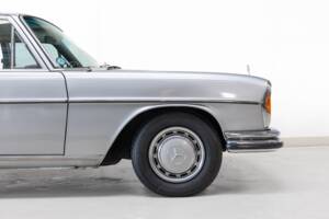 Image 8/27 of Mercedes-Benz 280 SEL 4,5 (1972)