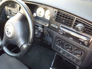 Bild 27/50 von Volkswagen Golf III Cabrio 1.6 (1998)