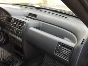 Bild 22/50 von Ford Escort 1.8 16v (1992)