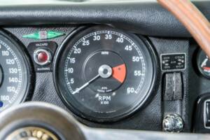 Image 18/47 de Jaguar E-Type (1969)