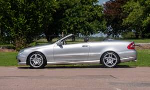 Image 2/50 of Mercedes-Benz CLK 55 AMG (2003)