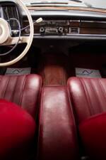 Bild 18/32 von Mercedes-Benz 220 SE b (1965)