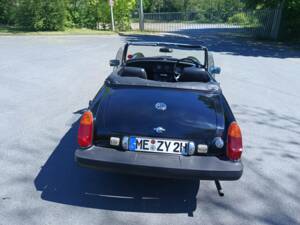 Image 13/29 of MG Midget 1500 (1979)