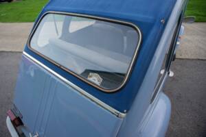 Image 19/38 de Citroën 2 CV 6 (1988)