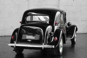 Image 8/50 of Citroën Traction Avant 11 BL (1953)