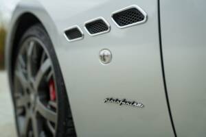 Bild 24/50 von Maserati GranTurismo S (2009)