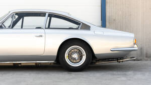 Image 8/69 de Ferrari 365 GT 2+2 (1969)