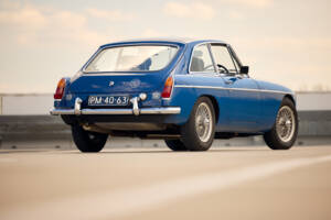 Image 5/100 de MG MGC GT (1970)