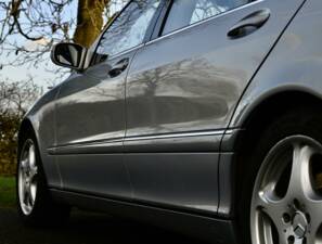 Image 23/50 de Mercedes-Benz S 500 L (2001)