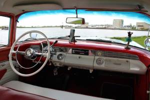 Image 21/37 of Pontiac Chieftain (1956)