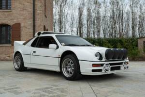 Image 3/50 of Ford RS200 (1987)
