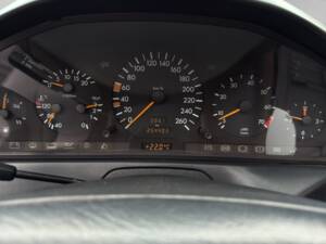 Image 16/28 of Mercedes-Benz SL 320 (1995)