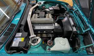 Immagine 15/21 di BMW 318i (1991)