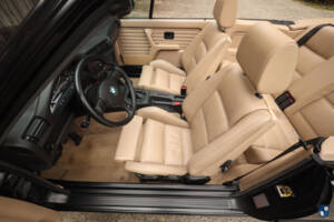 Bild 12/83 von BMW 325i (1990)