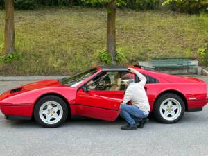 Image 41/51 of Ferrari 208 GTS Turbo (1987)