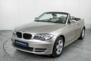 Image 17/50 of BMW 118i (2008)