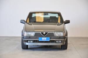 Bild 2/25 von Alfa Romeo 75 2.0 Twin Spark (1987)