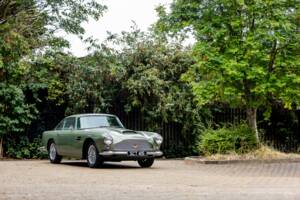 Image 9/50 de Aston Martin DB 4 (1960)