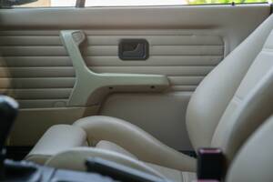Bild 37/50 von BMW 320i (1989)