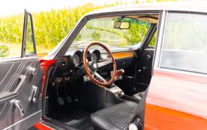 Image 28/53 of Alfa Romeo 2000 GT Veloce (1975)