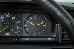 Image 16/50 of Mercedes-Benz 190 D (1985)