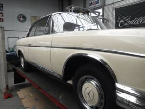 Image 20/50 of Mercedes-Benz 300 SE (1967)