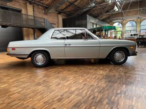 Image 7/41 de Mercedes-Benz 250 C (1970)