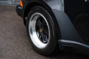 Image 56/67 of Porsche 911 Turbo 3.3 (1987)