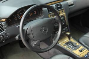 Image 16/98 de Mercedes-Benz E 50 AMG (1996)