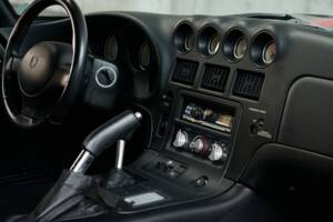 Image 49/50 of Dodge Viper GTS (2005)