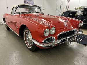 Image 10/41 of Chevrolet Corvette (1962)
