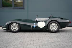 Image 6/50 of Lister Knobbly (1959)