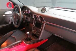 Image 24/50 of Porsche 911 Carrera 4S (2011)