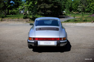 Image 18/42 de Porsche 911 2.7 (1974)