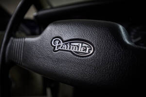 Image 47/97 of Daimler Double Six (1994)