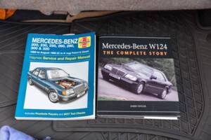 Bild 27/33 von Mercedes-Benz E 220 (1994)