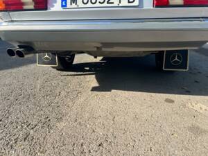 Image 17/77 of Mercedes-Benz 380 SEC (1982)