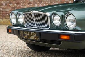 Image 31/50 of Jaguar XJ 6 4.2 (1985)