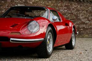 Image 16/50 of Ferrari Dino 246 GTS (1974)